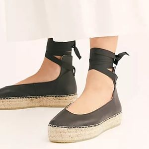 Free people Eloise Wrap in black. size 39.